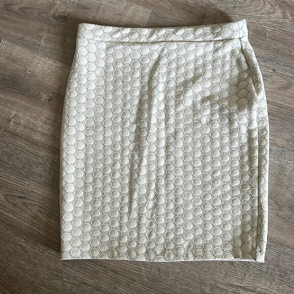 White size petite medium pencil skirt by leota